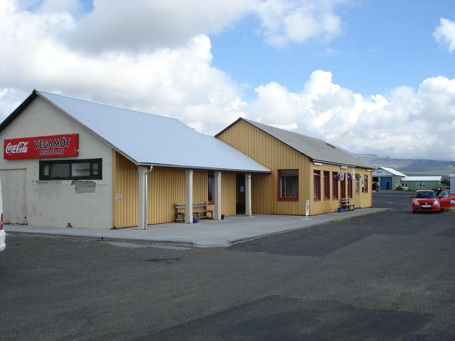 Mała przydrożna stacja paliw Vegamót na półwyspie Snæfellsnes